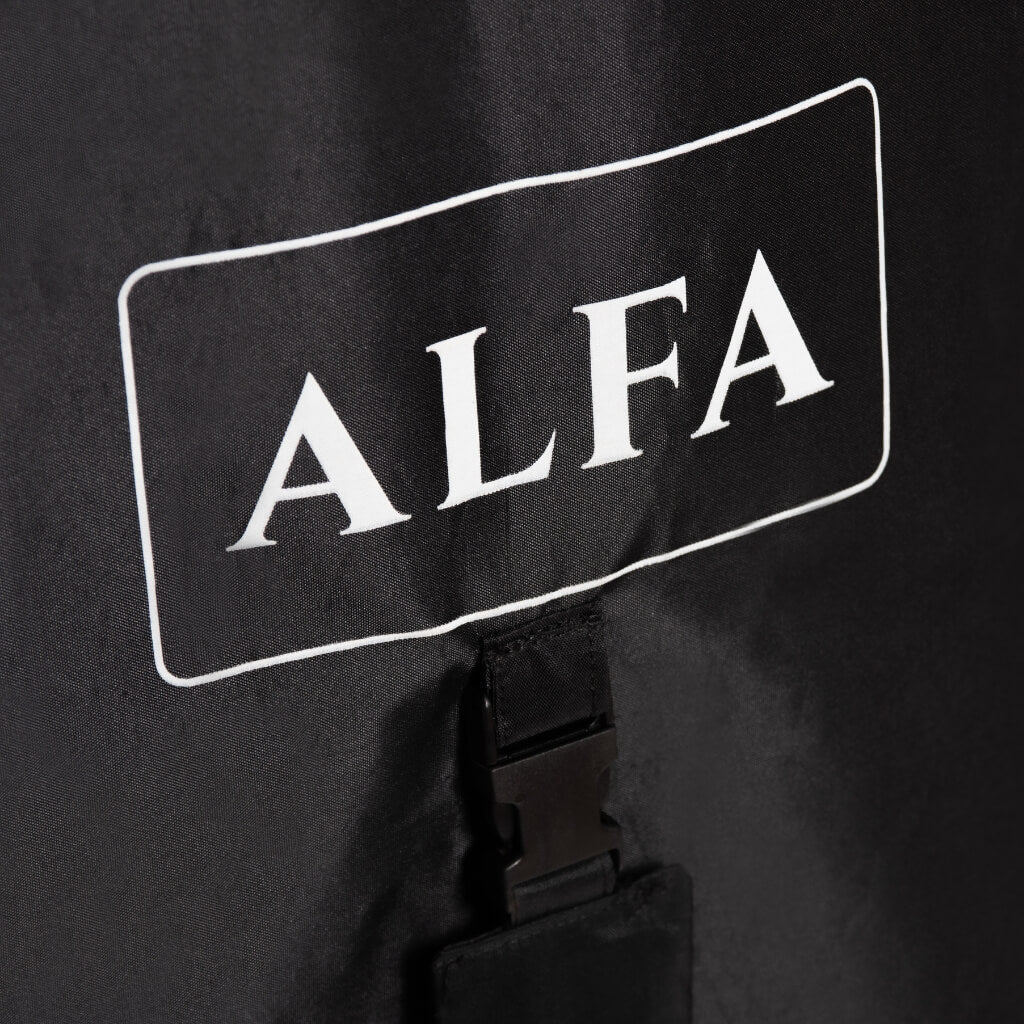 Close-up of the Alfa logo on the Moderno 1 pizza oven cover