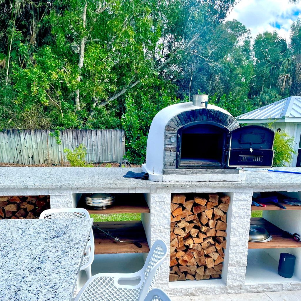 Ventura Preto Premium Pizza Oven