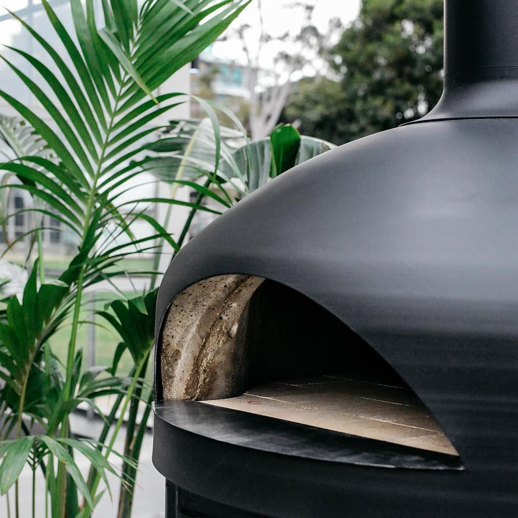 Polito Giotta Pizza Oven close up of oven floor and mouth